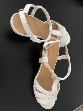 croft & barrow White Strappy T‑Bar Heeled Sandals